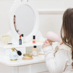 Le Toy Van Vanity Star Beauty Kit 8 Le Toy Van Vanity Star Beauty Kit -Le Toy Van Cheap Store TV293 star bag makeup pamper play vanity perfume parfum lipstick face cream selfcare girl boy roleplay wooden toy 4